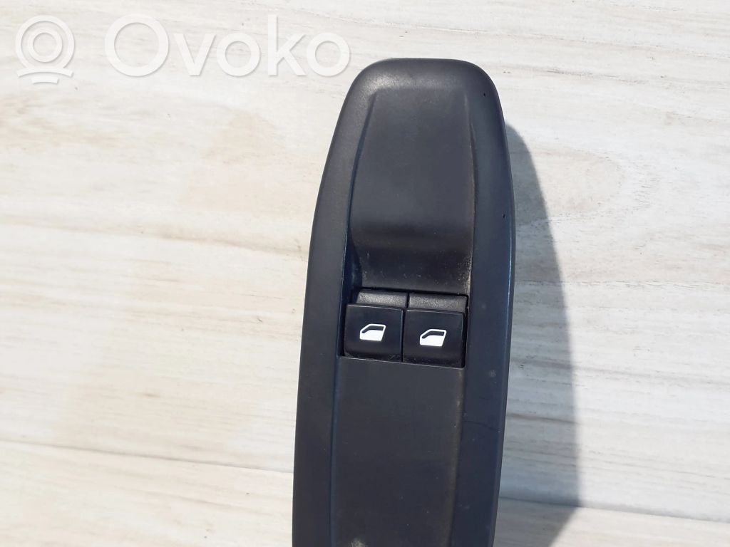 Peugeot 208 I Electric window control switch 