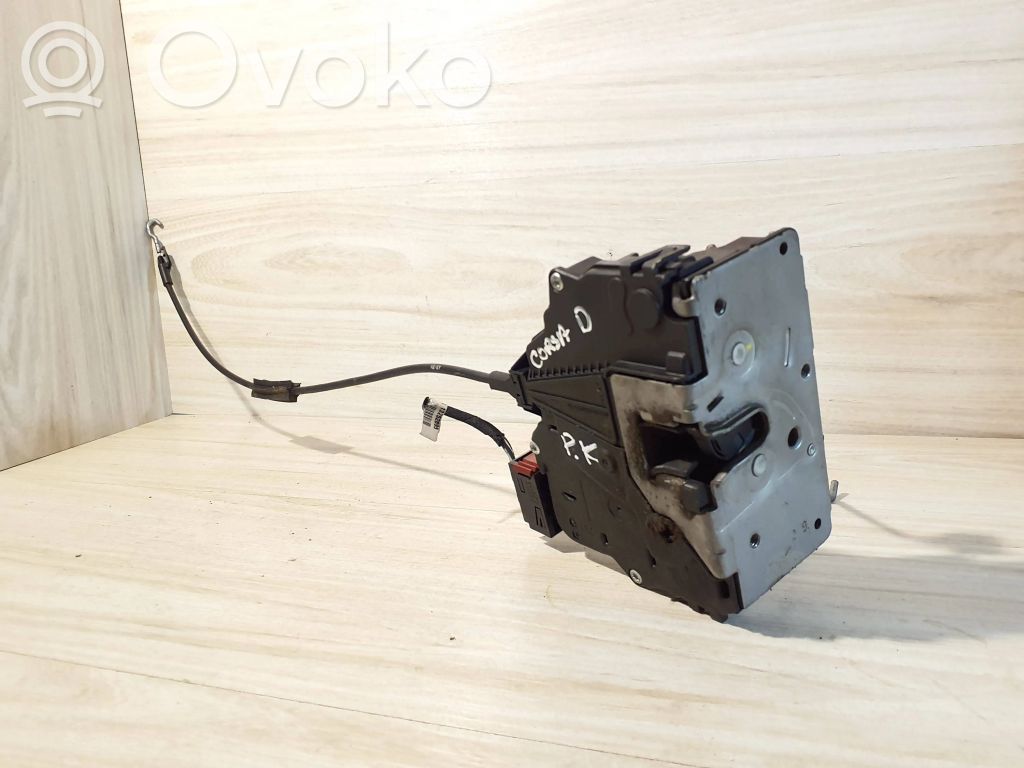 Opel Corsa D Priekšpusē slēdzene 