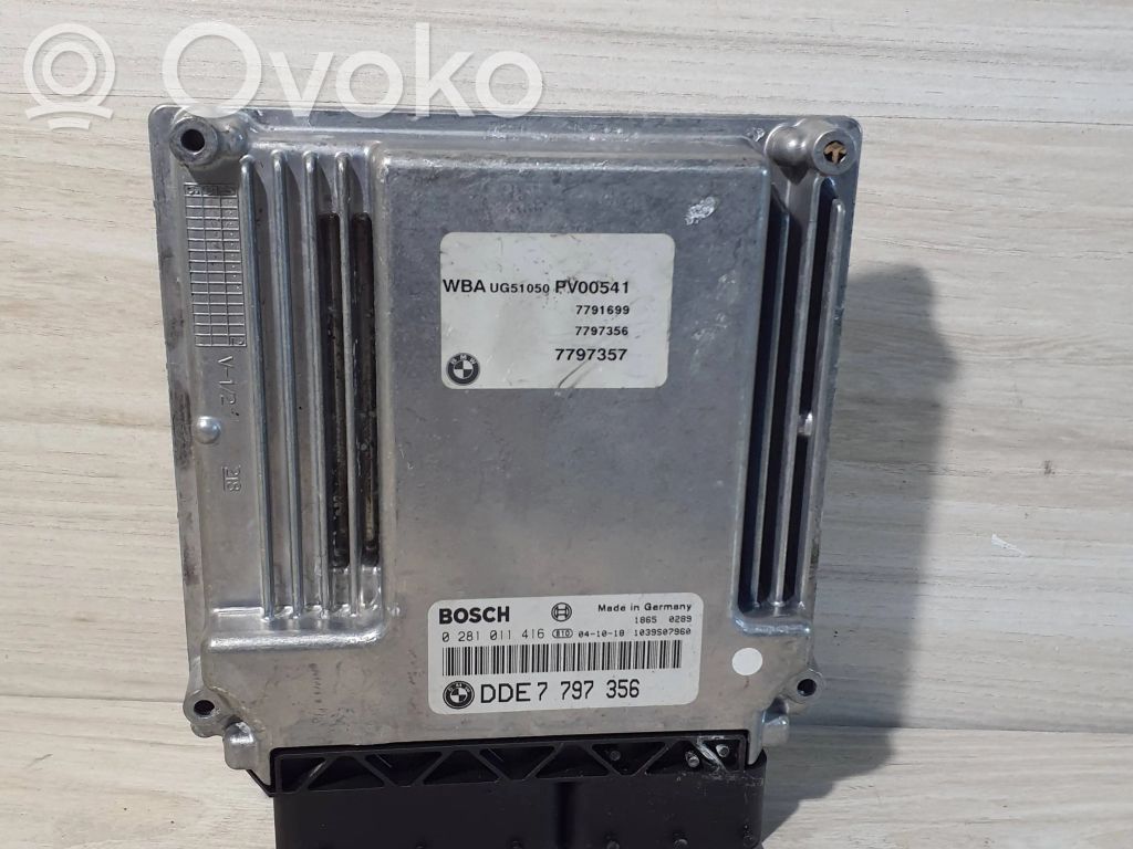 BMW 1 E81 E87 Engine control unit/module 