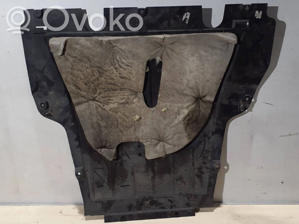 Renault Clio IV Engine splash shield/under tray 
