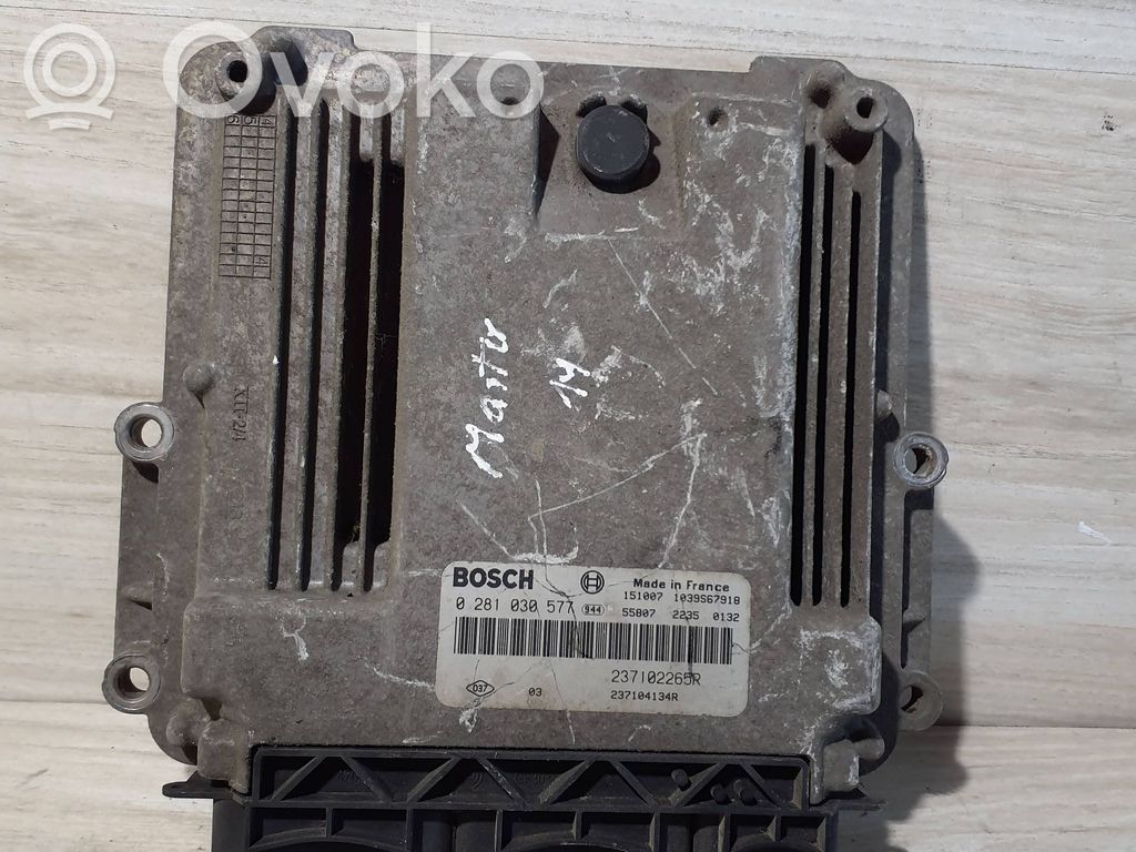 Renault Master III Engine control unit/module 