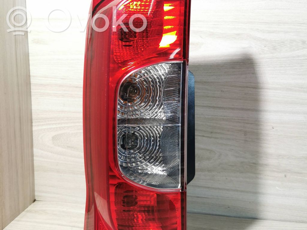 Peugeot Bipper Aizmugurējais lukturis virsbūvē 