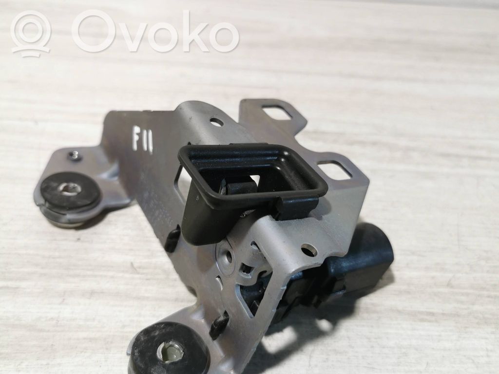 BMW 5 F10 F11 Tailgate window lock/catch/latch 