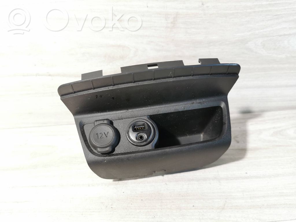 Enchufe conector USB   9674655277,1131227X,44517M