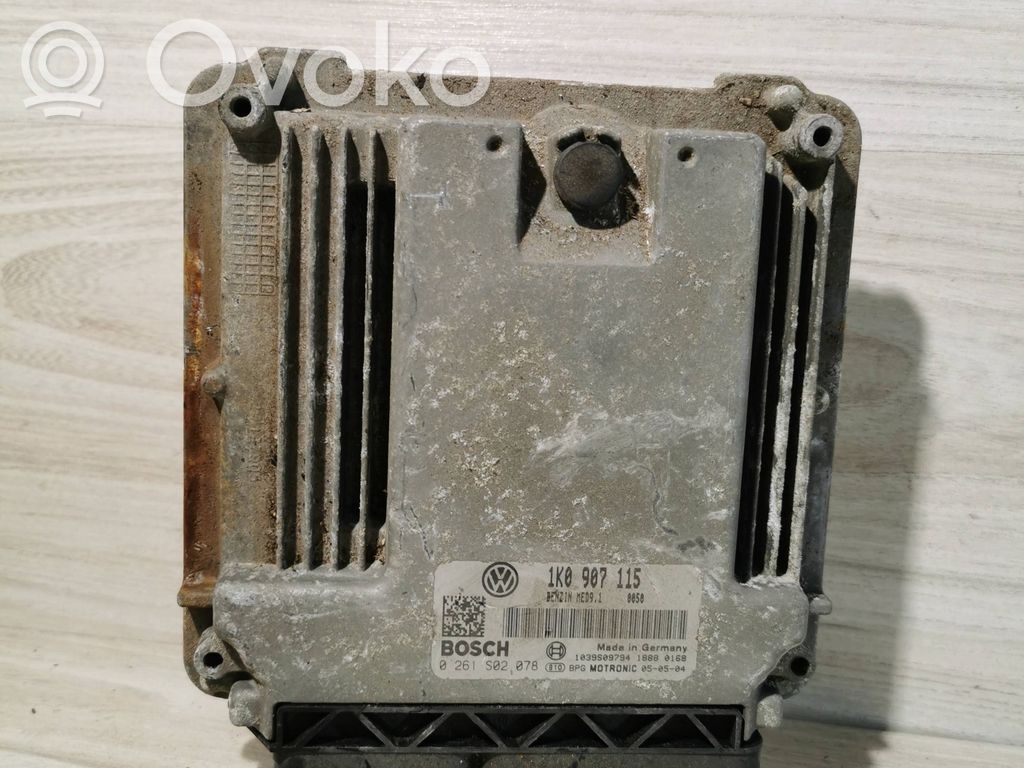 Volkswagen Golf V Calculateur moteur ECU 