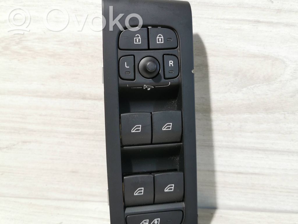 Volvo XC40 Przyciski szyb 