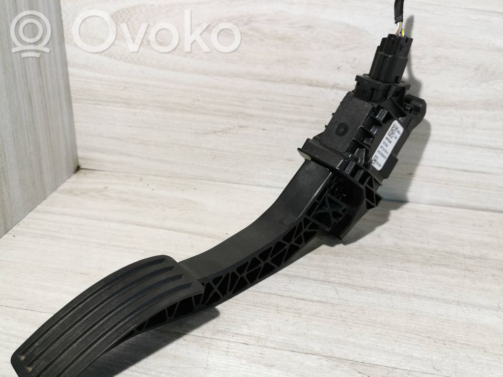 Volvo XC40 Akseleratora pedālis 