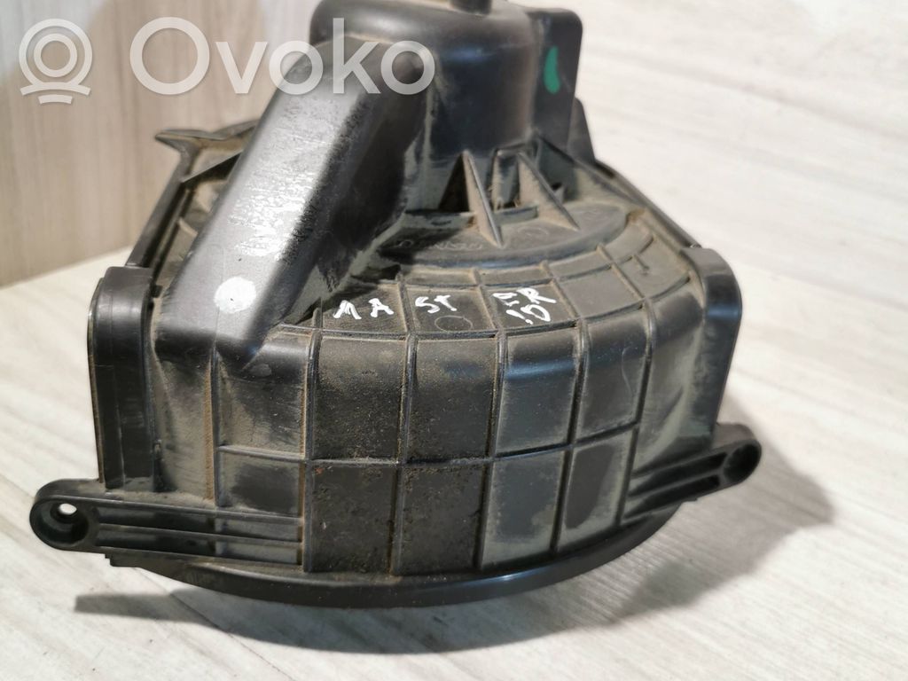 Renault Master III Pečiuko ventiliatorius/ putikas 