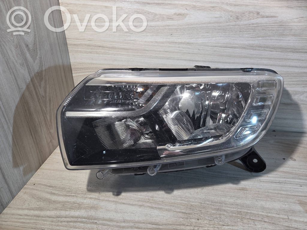 Dacia Sandero II Headlight/headlamp 