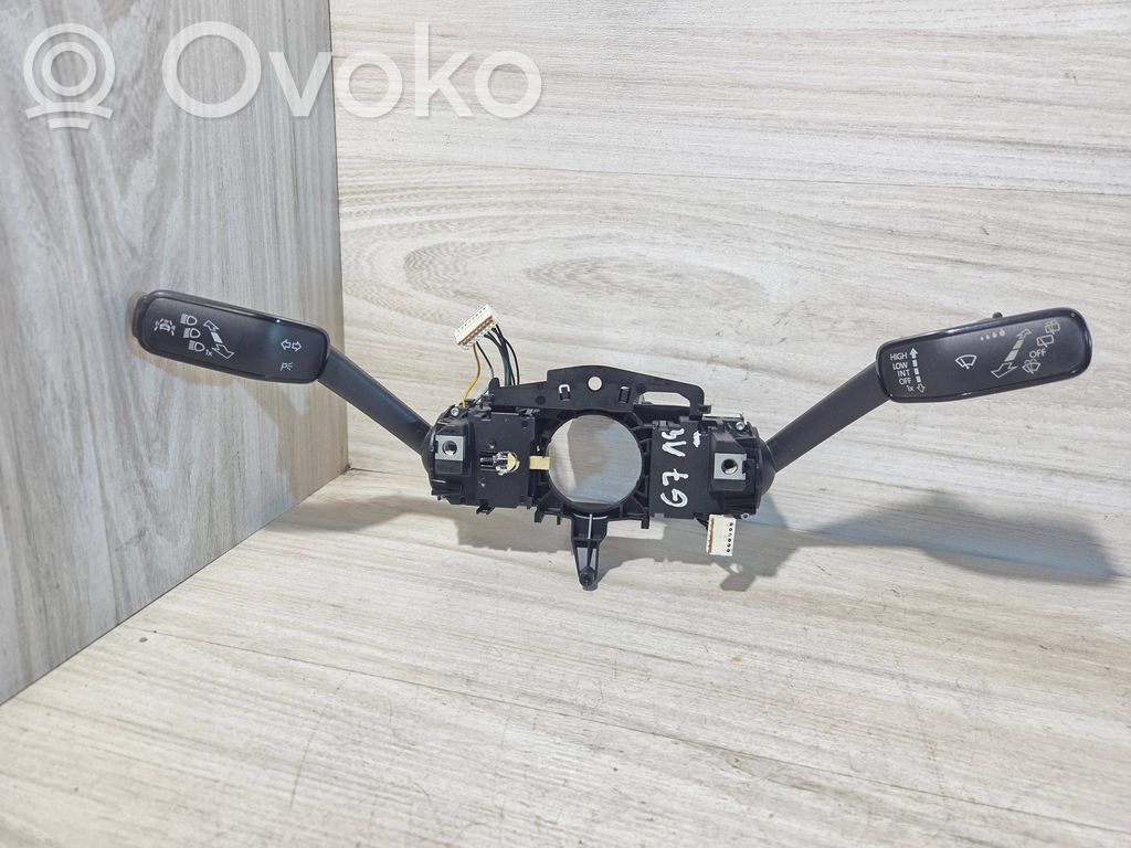 Volkswagen Golf VII Interruptor/palanca de limpiador de luz de giro 