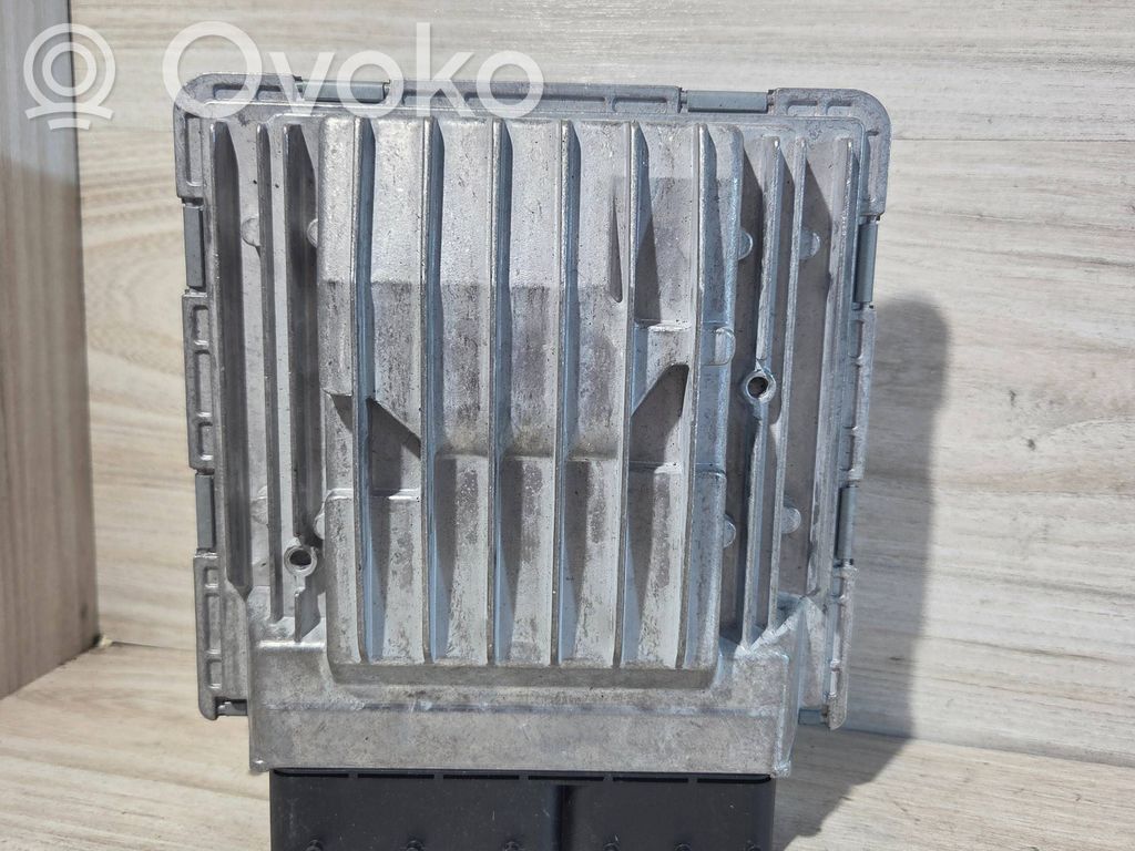 BMW 1 E81 E87 Engine control unit/module 