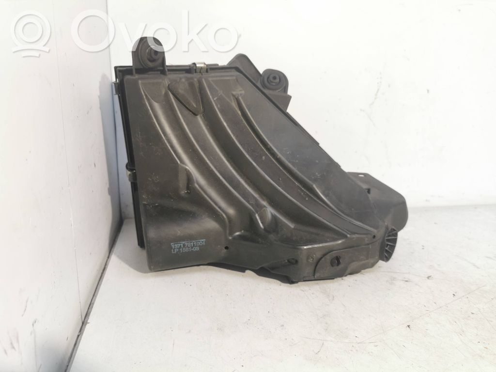 Luftfilterkasten   7811904