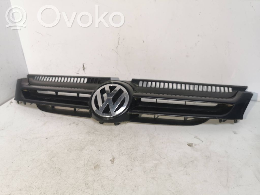 Volkswagen Golf Plus Front bumper upper radiator grill 