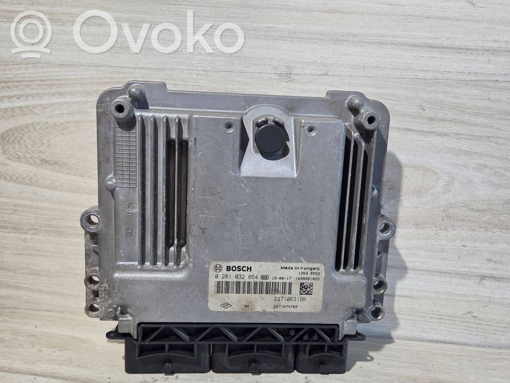 Renault Clio IV Engine control unit/module 