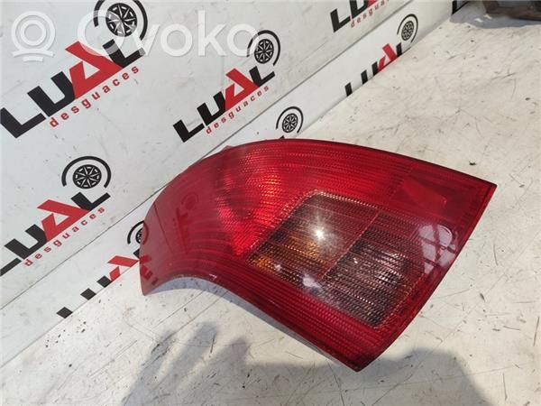 Lámpara de faros/luces traseros
