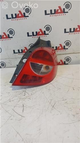 Lámpara de faros/luces traseros