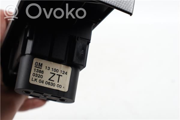 Opel Astra H Light switch 