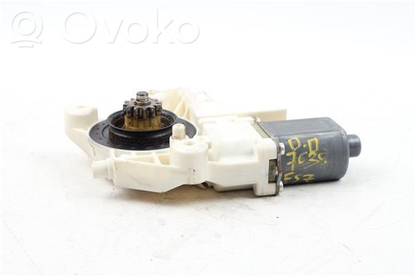 Priekinio lango pakelėjo varikliukas   4M5T14553