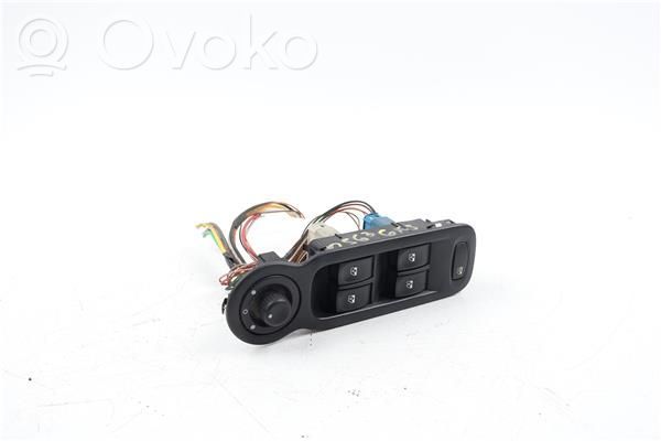 Interruptor del elevalunas eléctrico   8200379694