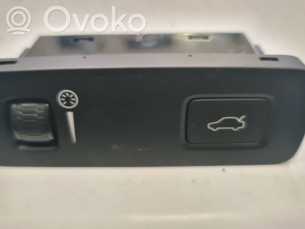 Volvo S90, V90 Tailgate opening switch 