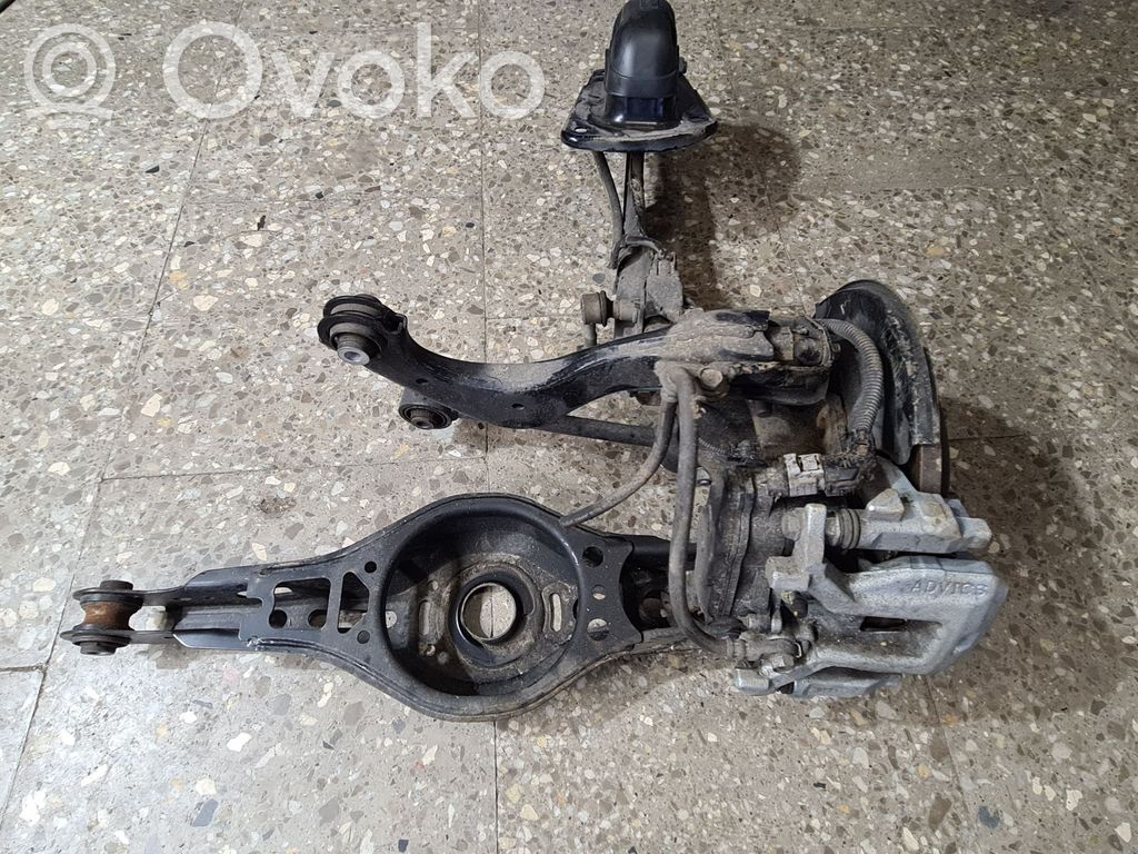 Lexus ES 250 - 300 - 330 Rear wheel hub spindle/knuckle 