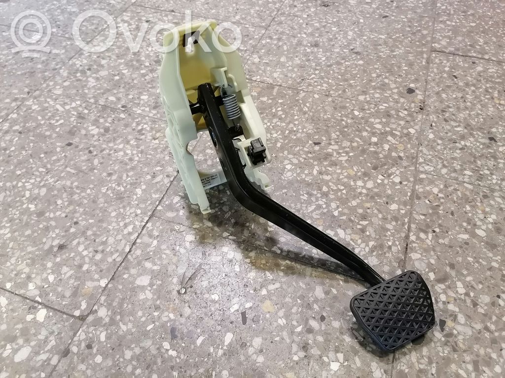 BMW X5 E70 Brake pedal 