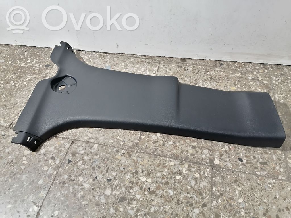 Lexus NX Pilar (B) (inferior) 