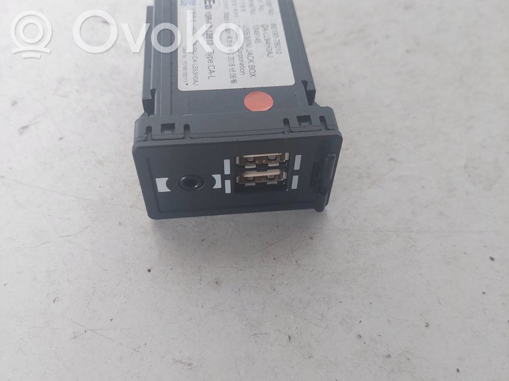 Lexus RX 450H USB-pistokeliitin 