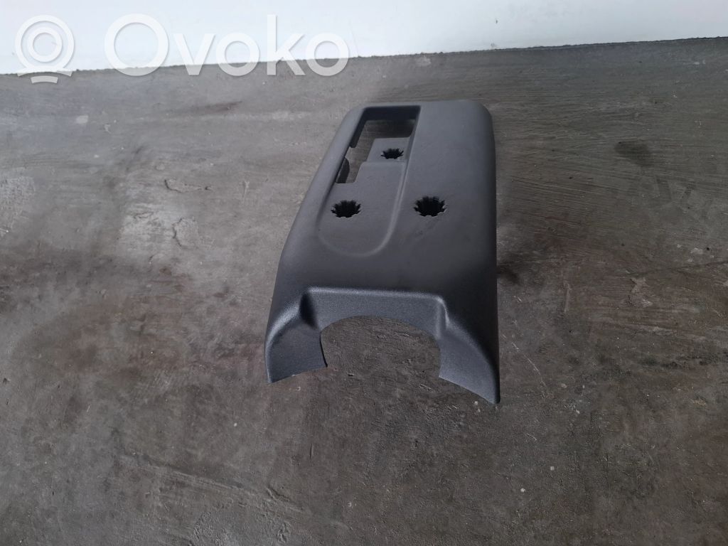 Volvo XC70 Steering wheel column trim 