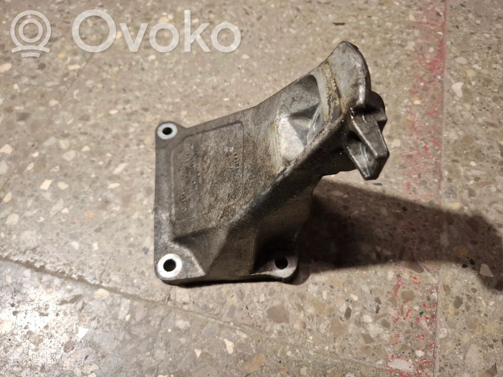 BMW 7 E65 E66 Engine mounting bracket 