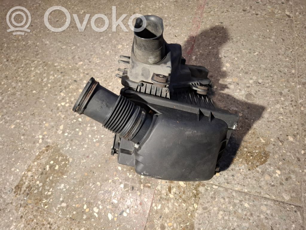 BMW 7 E65 E66 Ilmansuodattimen kotelo 
