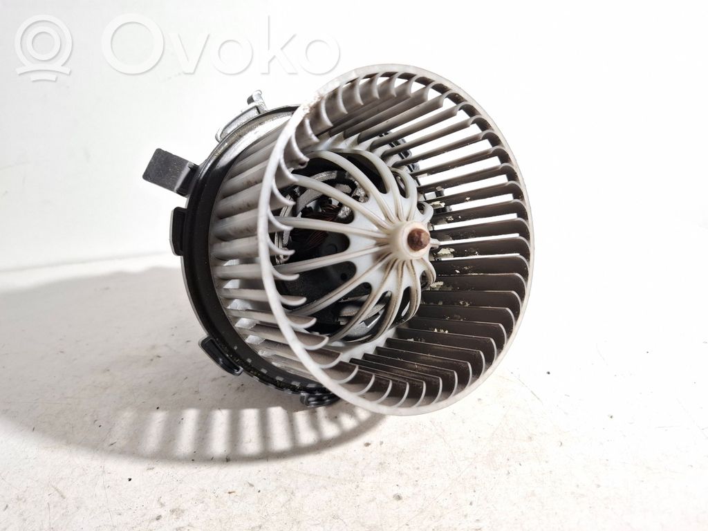 Audi A4 S4 B8 8K Lämmittimen puhallin 