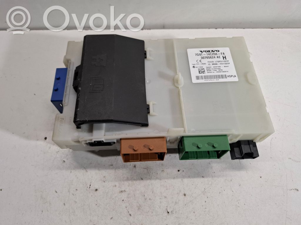 Volvo XC70 Saugiklių blokas 