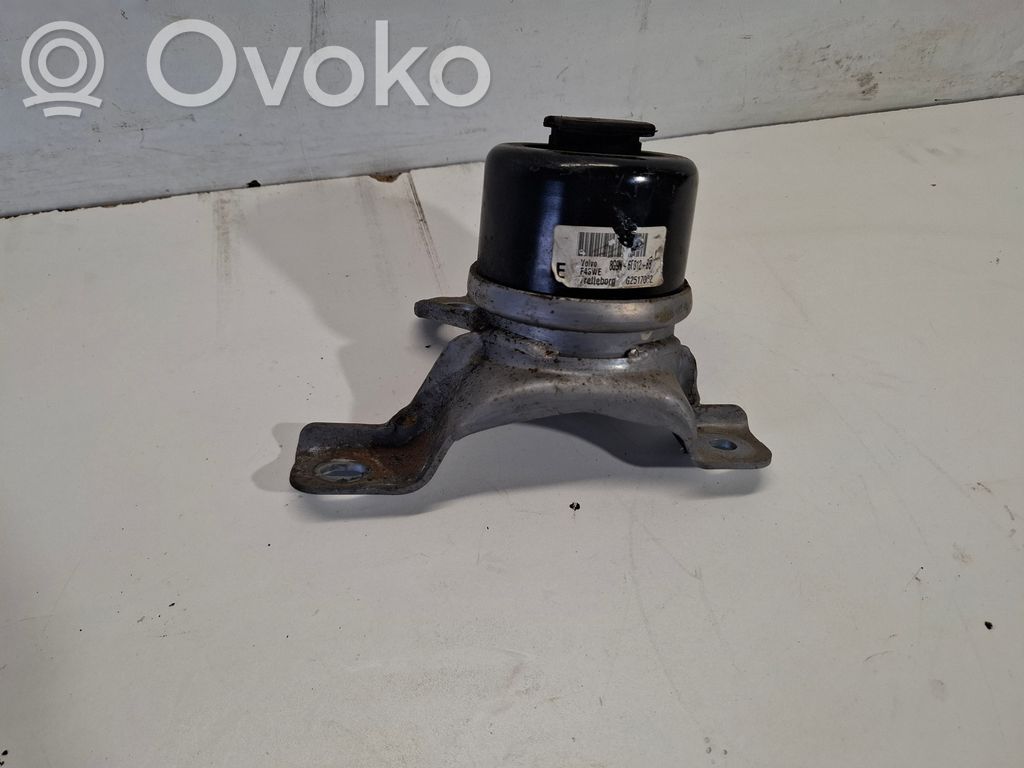 Volvo V60 Engine mount bracket 