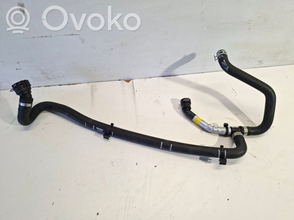 Volvo V60 Engine coolant pipe/hose 