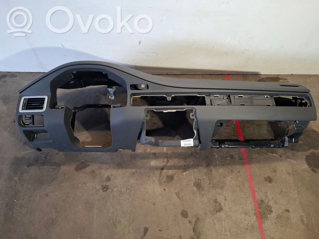 Volvo V70 Panelis 