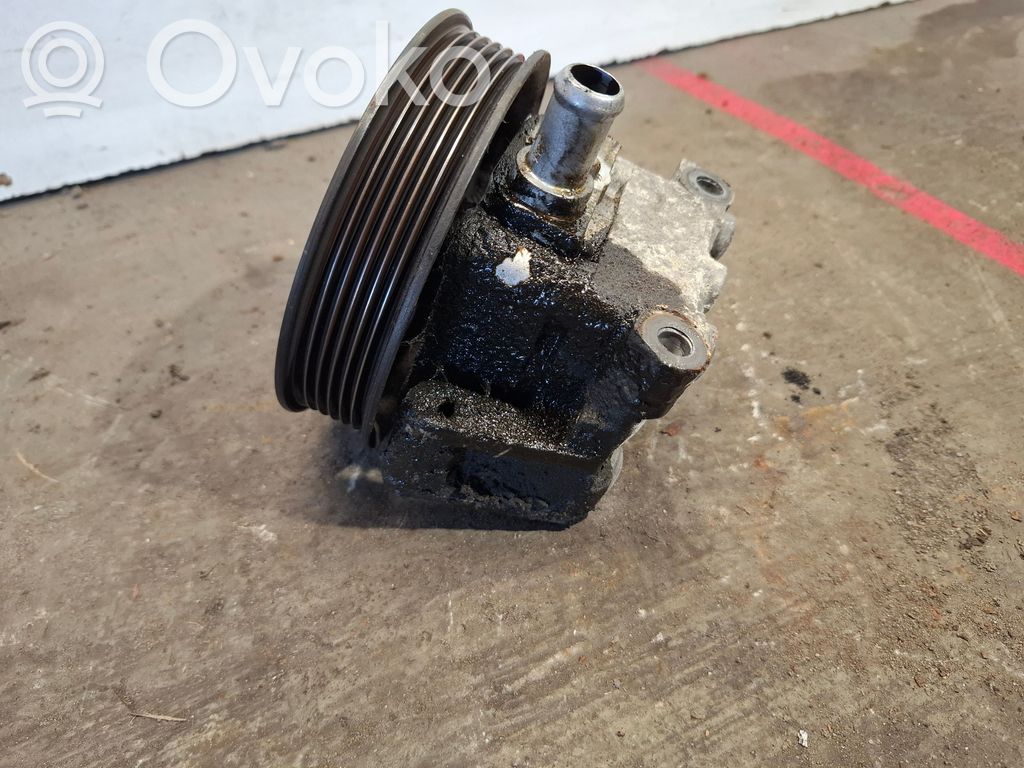 Volvo V70 Ohjaustehostimen pumppu 