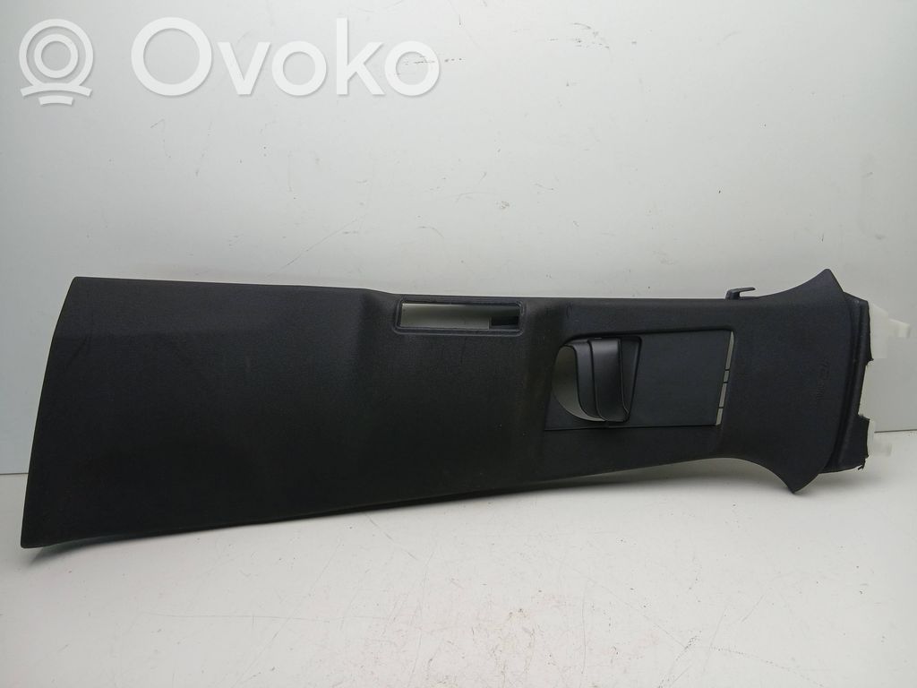 Volvo XC90 Pilar (B) (inferior) 