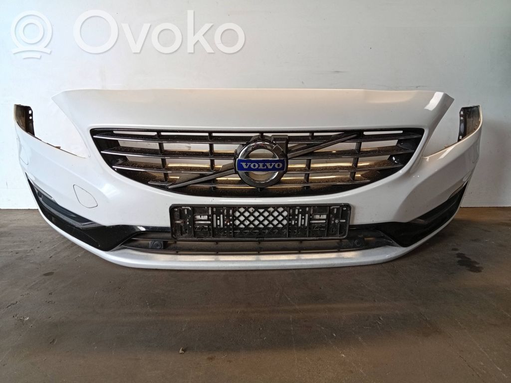 Volvo V60 Paraurti anteriore 