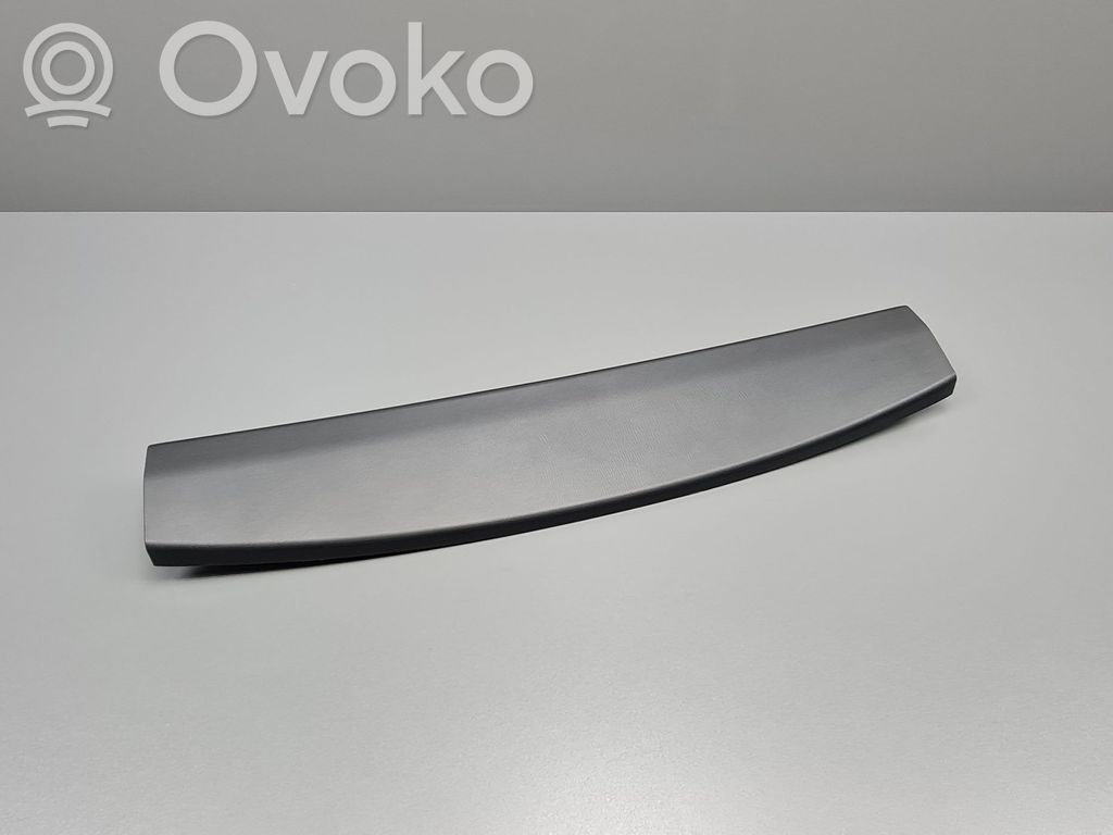 Mazda 6 Tailgate trim 