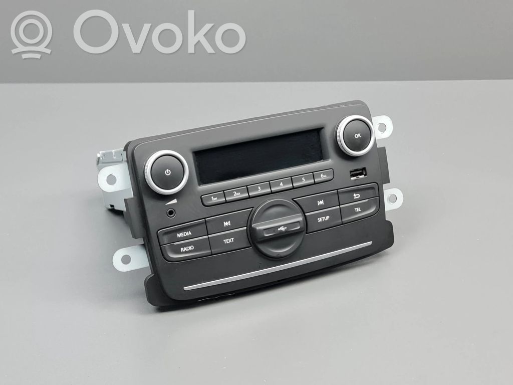 Dacia Sandero II Radio/CD/DVD/GPS head unit 