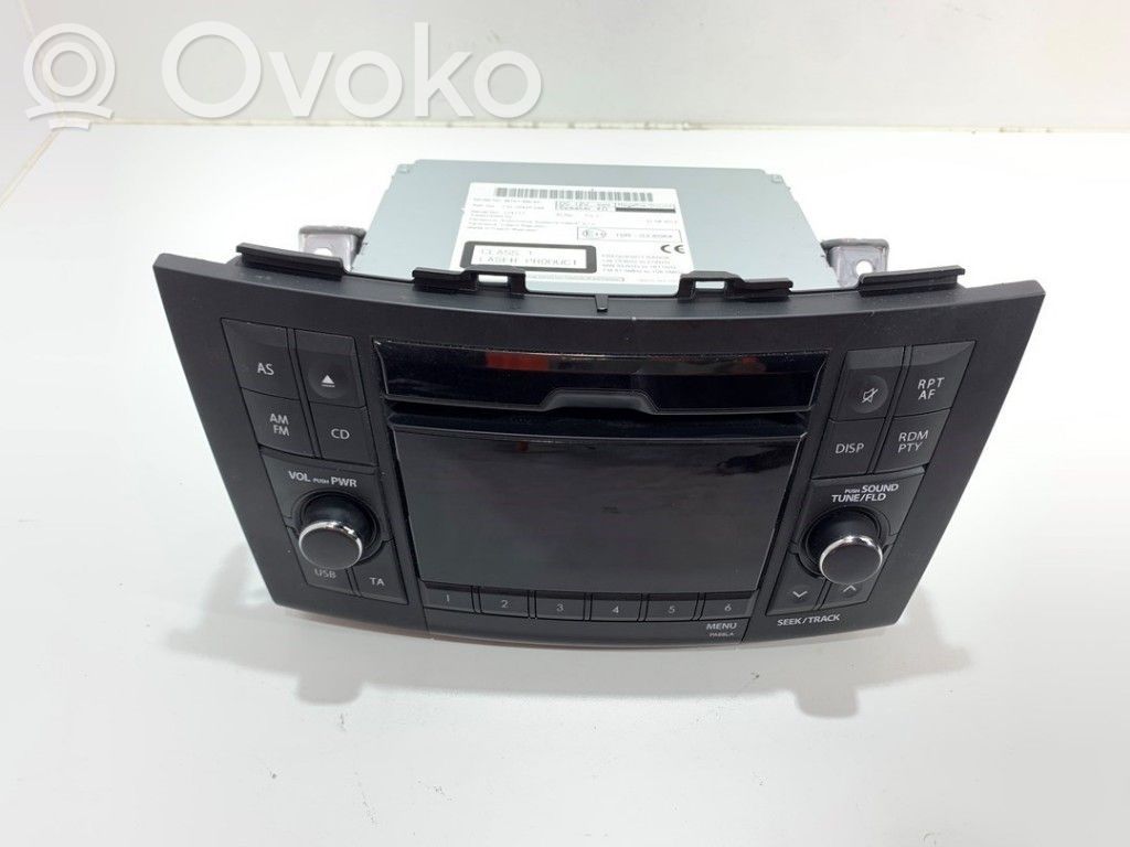 Suzuki Swift II Panel / Radioodtwarzacz CD/DVD/GPS 