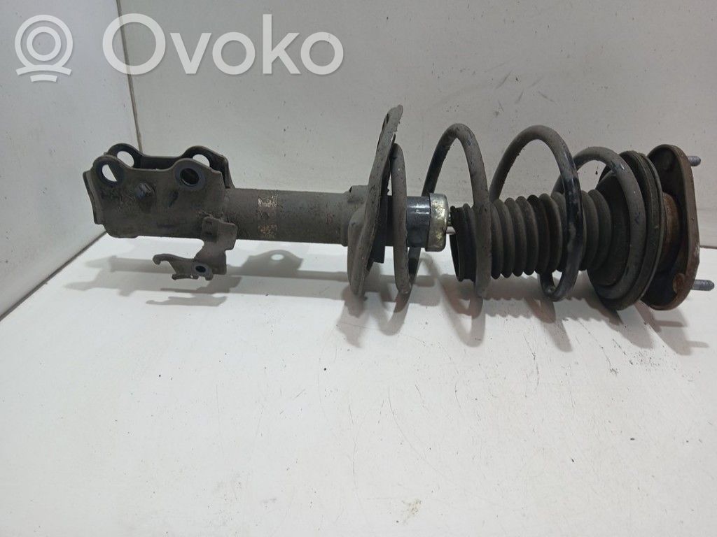 Toyota Auris E180 Etuiskunvaimennin kierrejousella 