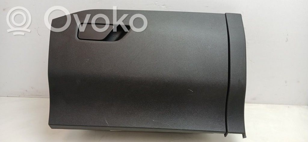 Ford Focus Glove box 