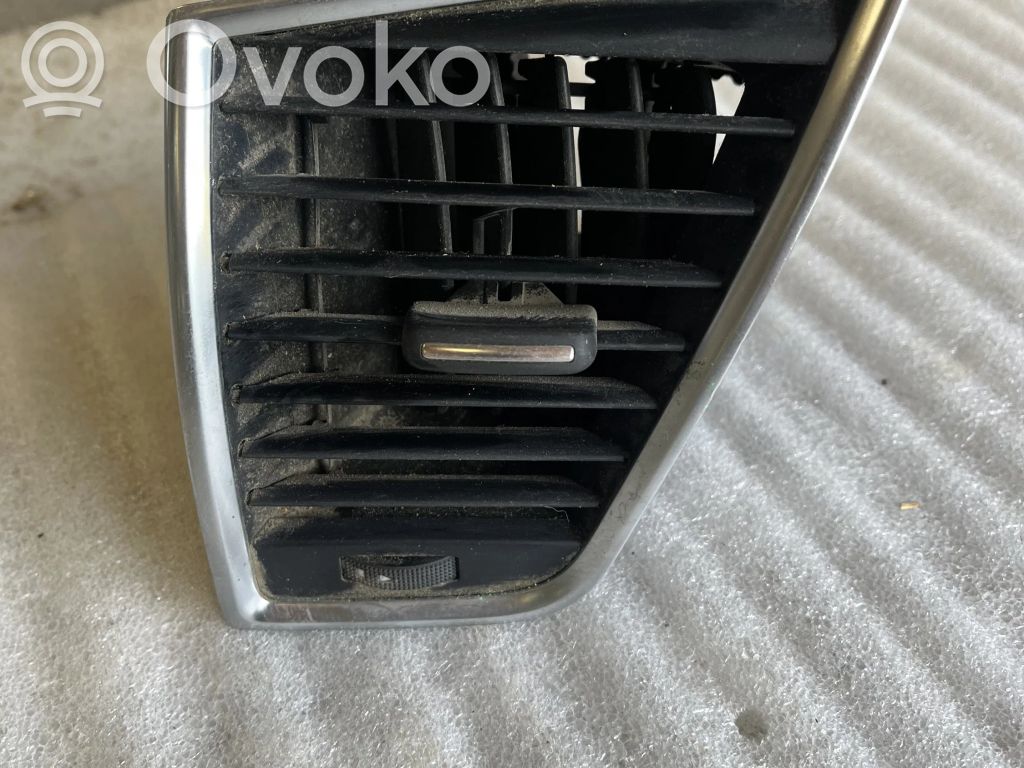 Audi Q5 SQ5 8R Dysze / Kratki nawiewu deski rozdzielczej 