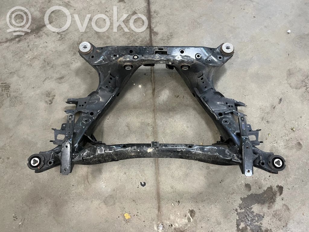 Tesla Model 3 Galinis traversas 