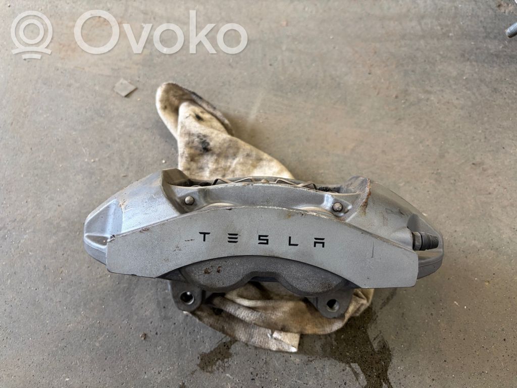 Tesla Model 3 Передний суппорт 