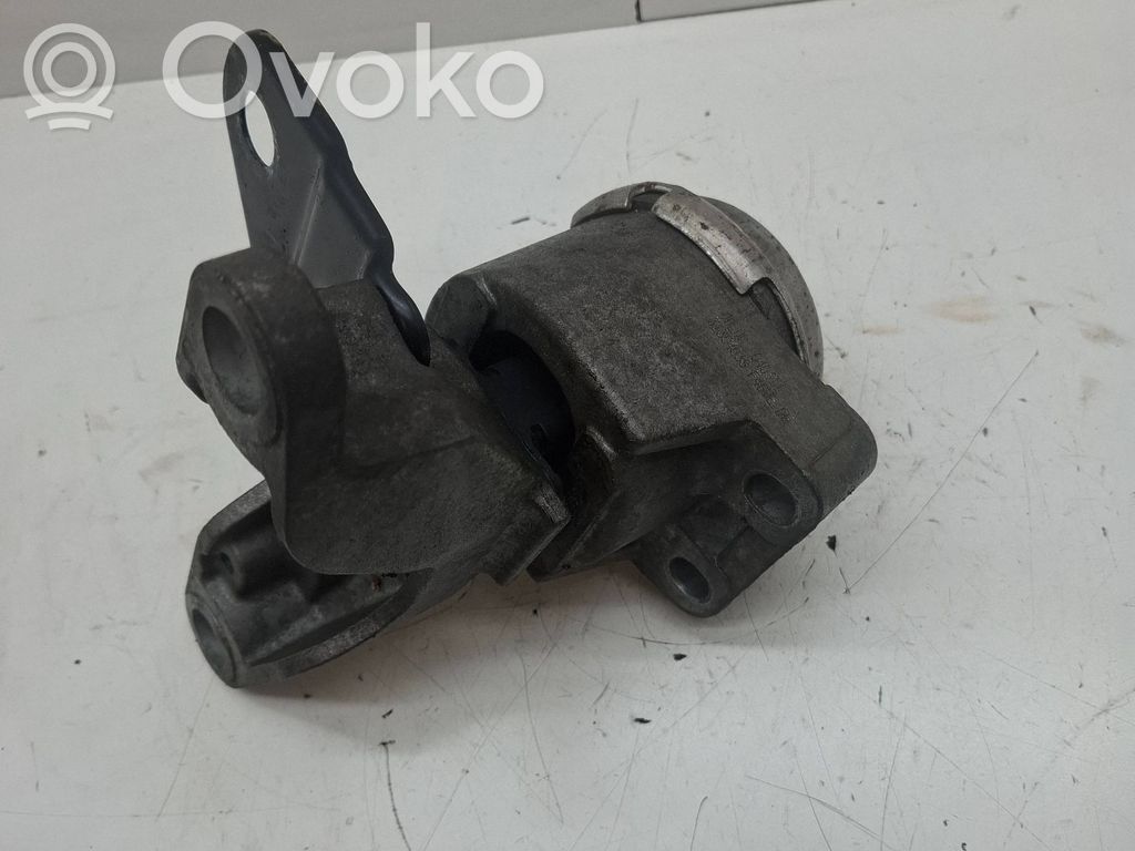Volvo S60 Engine mount bracket 