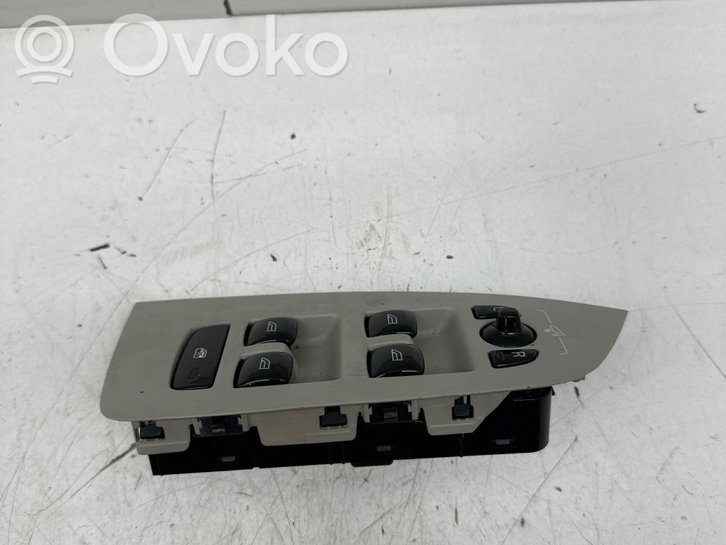 Volvo XC90 Electric window control switch 