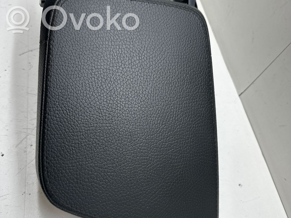 Volvo S90, V90 Armrest 